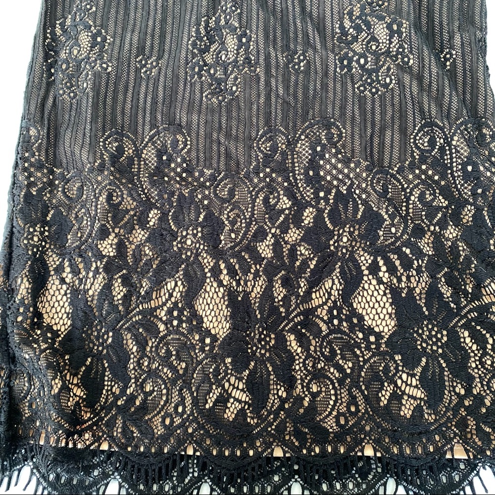 FOREVER 21 Crochet Lace Dress - SMALL - Picture 4 of 7